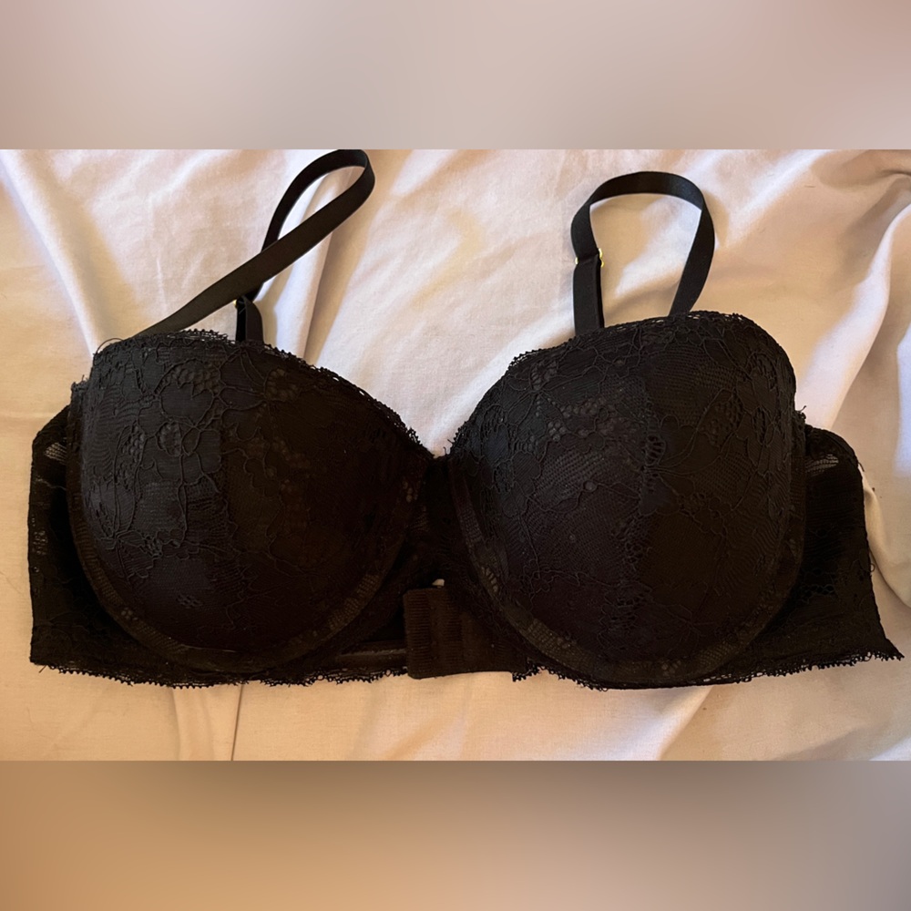 Unknown label, black push up bra with removable straps. Size 36B